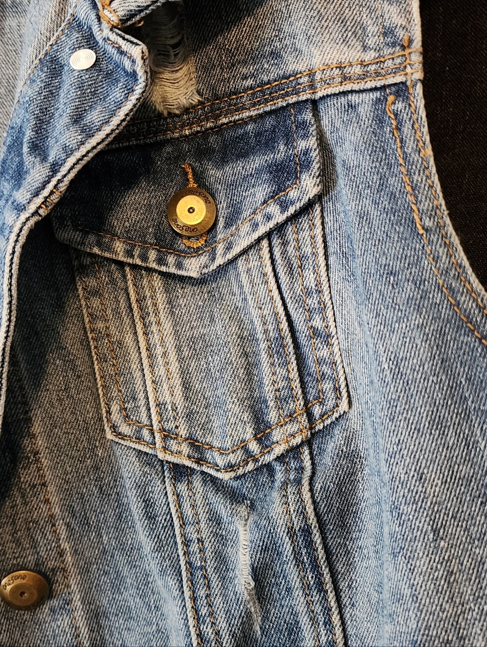 One 5 One Denim Vest • Women’s Size 1X • Light Wash Button‑Front - Picture 6 of 6